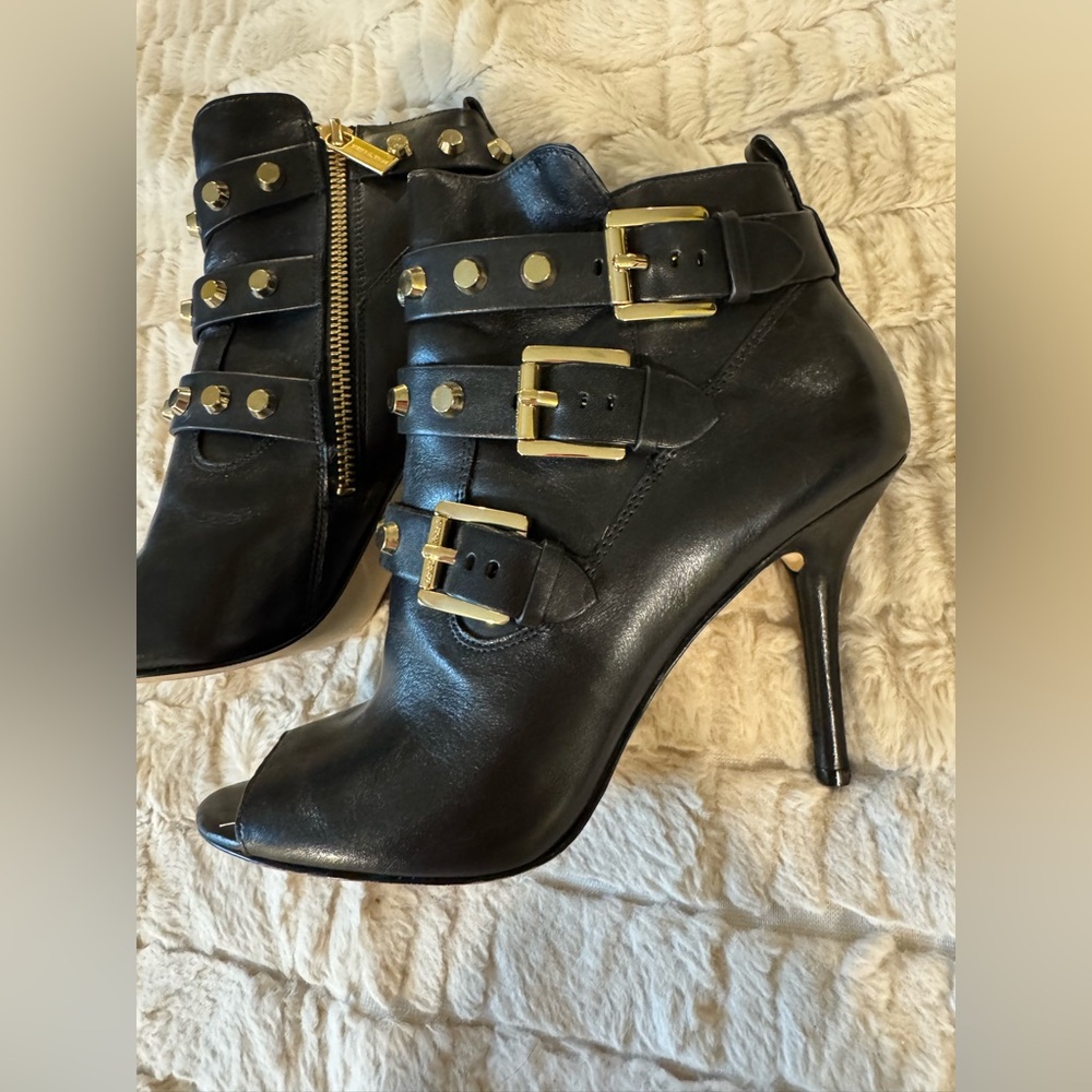 CLOSET CLEANOUT SALE Michael Kors Black Gold Studded ankle booties open toe sz 9 - Picture 2 of 5